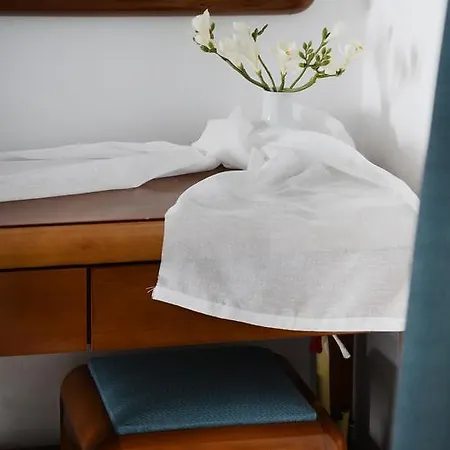 Hermes Myrties